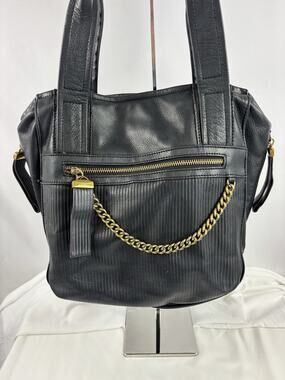 B Makowsky Shoulder Bag Tote Black Leather Brass Chain Hardware Pockets